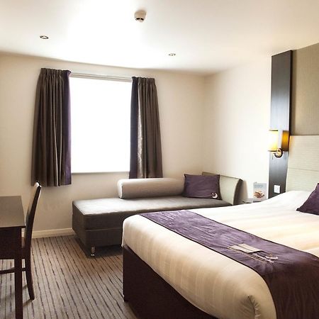 Premier Inn London Eltham Extérieur photo