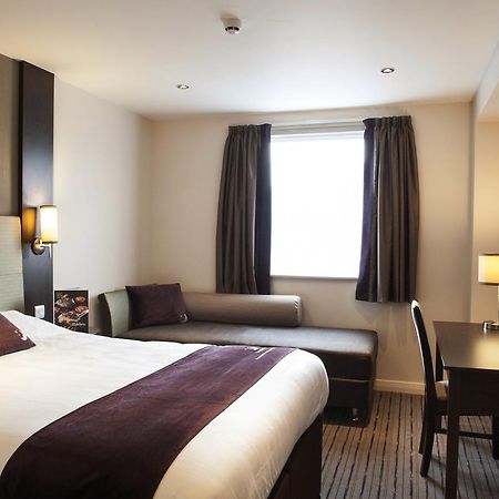 Premier Inn London Eltham Extérieur photo