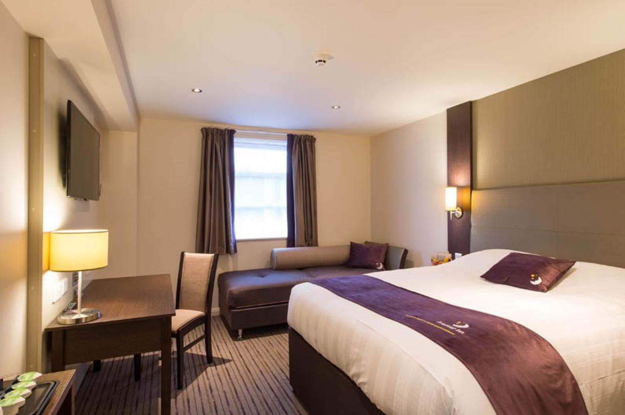 Premier Inn London Eltham Extérieur photo