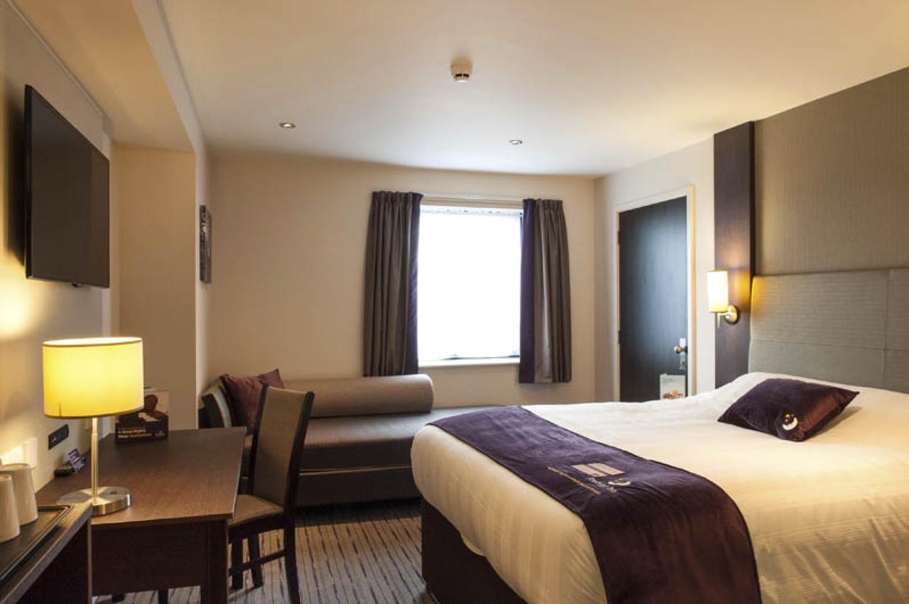 Premier Inn London Eltham Extérieur photo