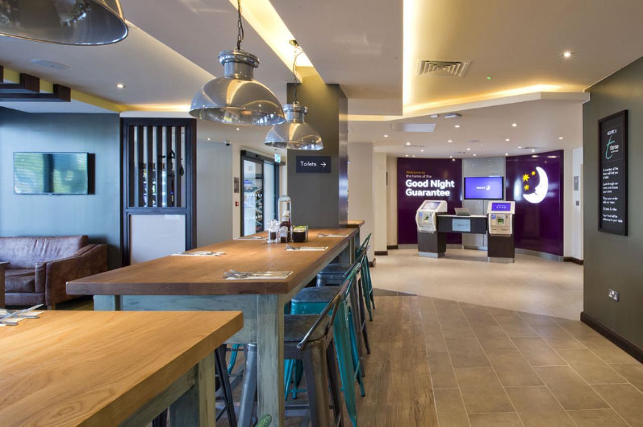 Premier Inn London Eltham Extérieur photo